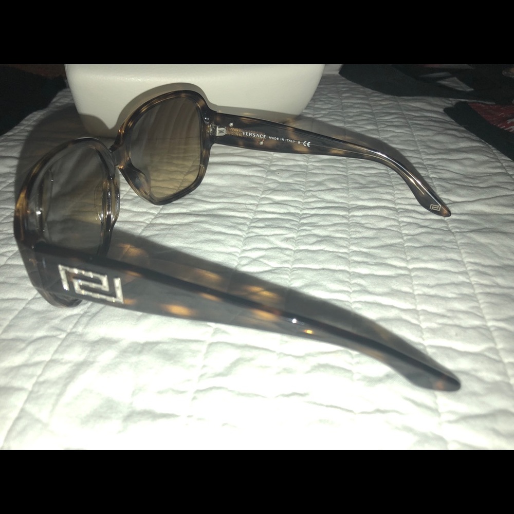 Versace sunglasses - Picture 6 of 7